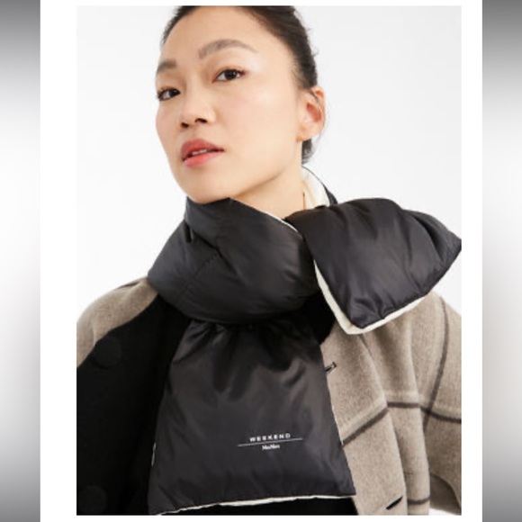 New Weekend Max Mara black puffer loop scarf